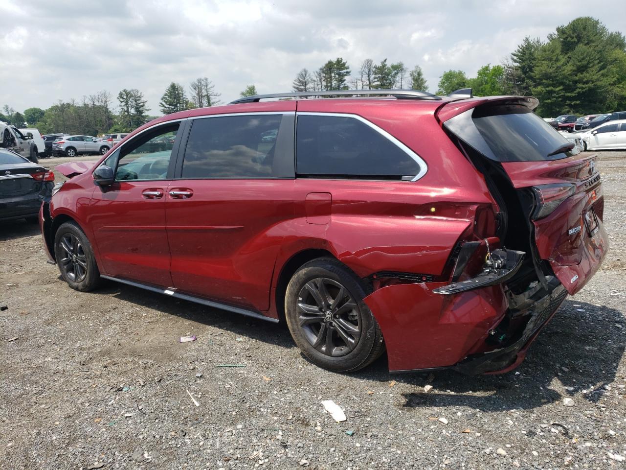 2024 Toyota Sienna Xse - Image 2