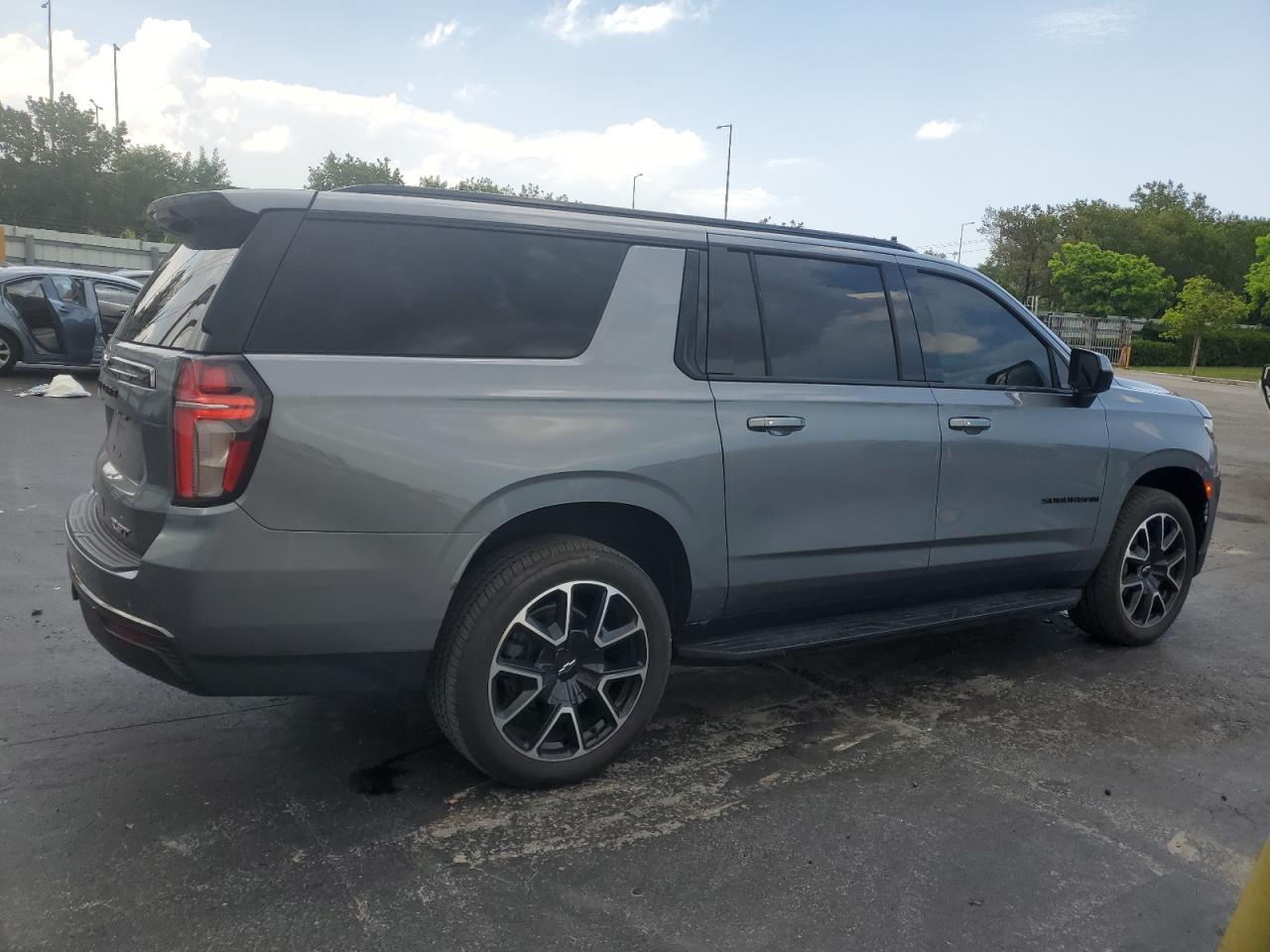 2021 Chevrolet Suburban C1500 Rst - Фото 3