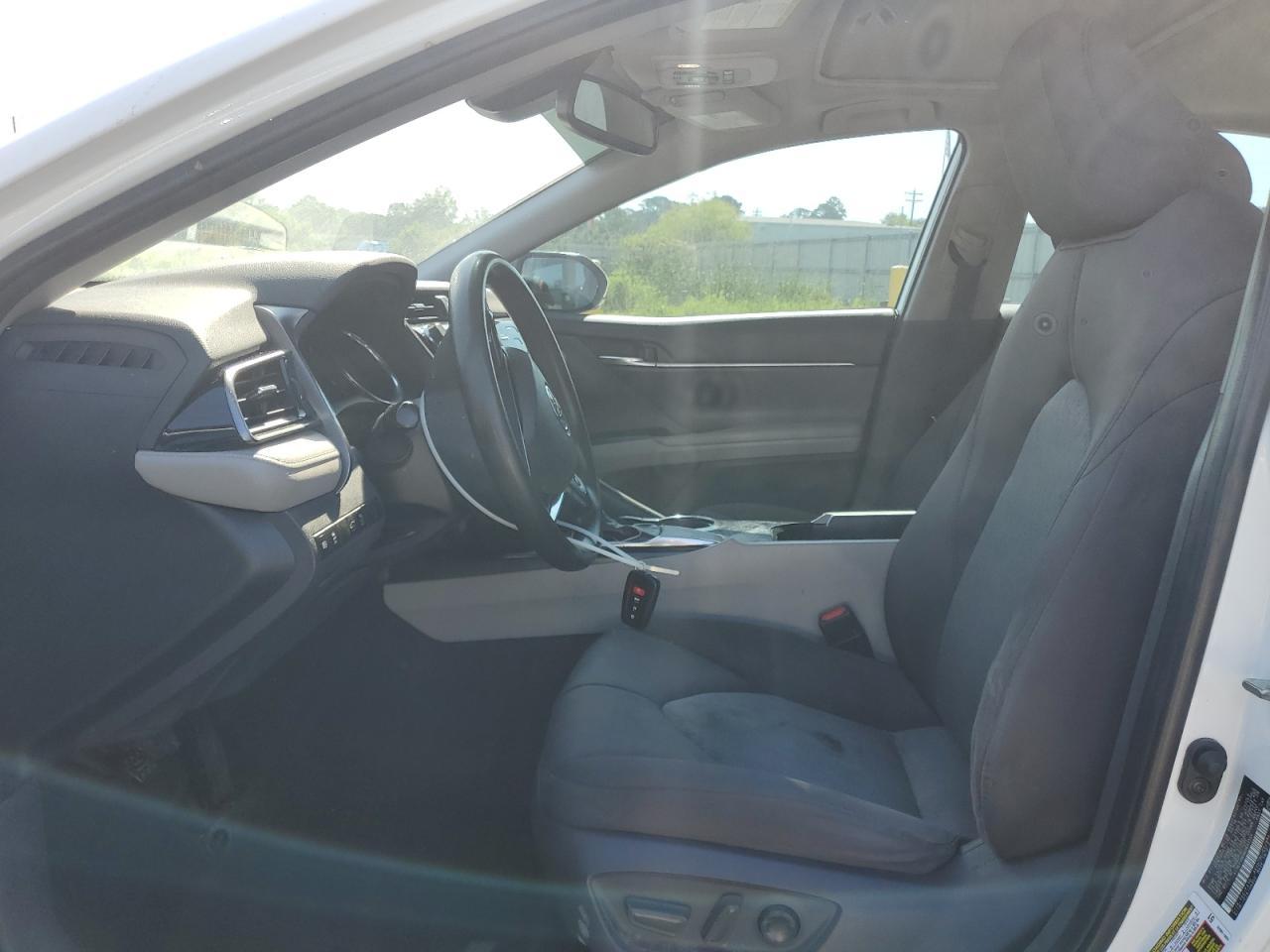 2019 Toyota Camry L - Фото 7