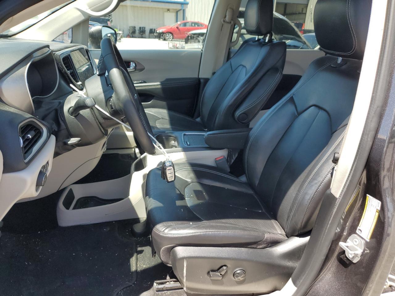 2022 Chrysler Pacifica Touring L - Фото 7