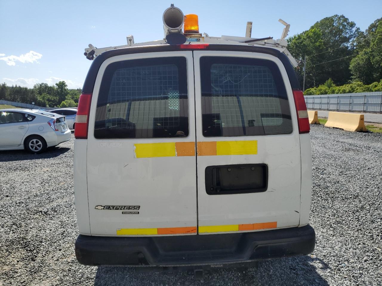 2013 Chevrolet Express G2500 - Image 6