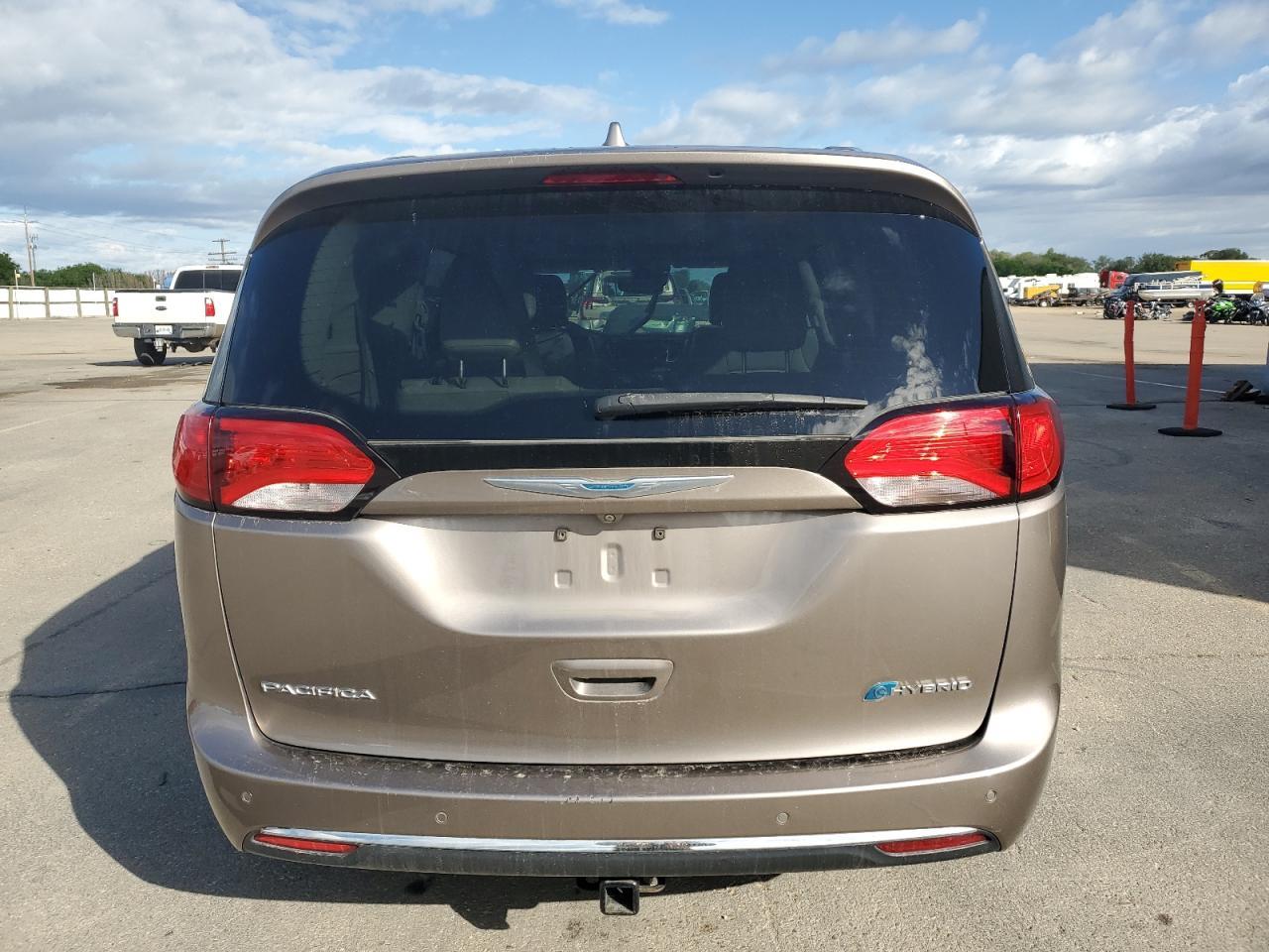 2018 Chrysler Pacifica Hybrid Limited - Фото 6