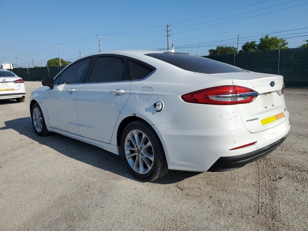 2020 Ford Fusion Se - Фото 2