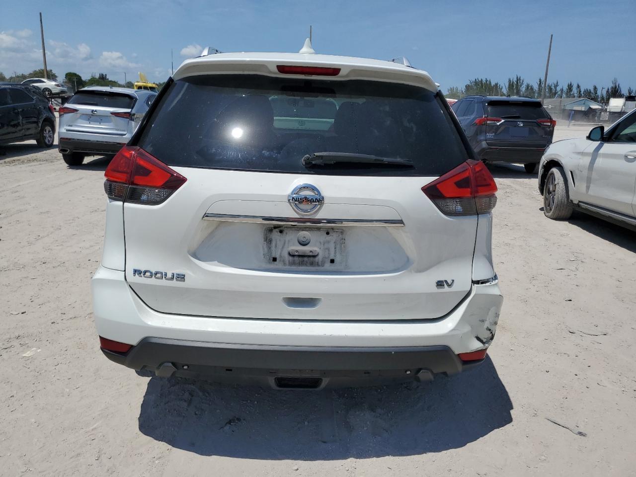 2017 Nissan Rogue S - Image 6