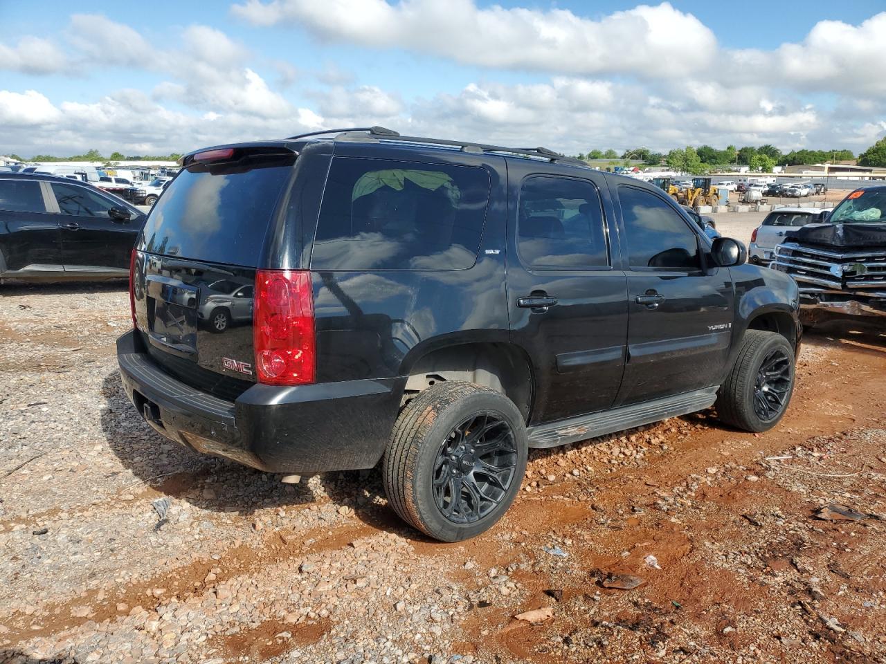 2007 GMC Yukon - Image 3
