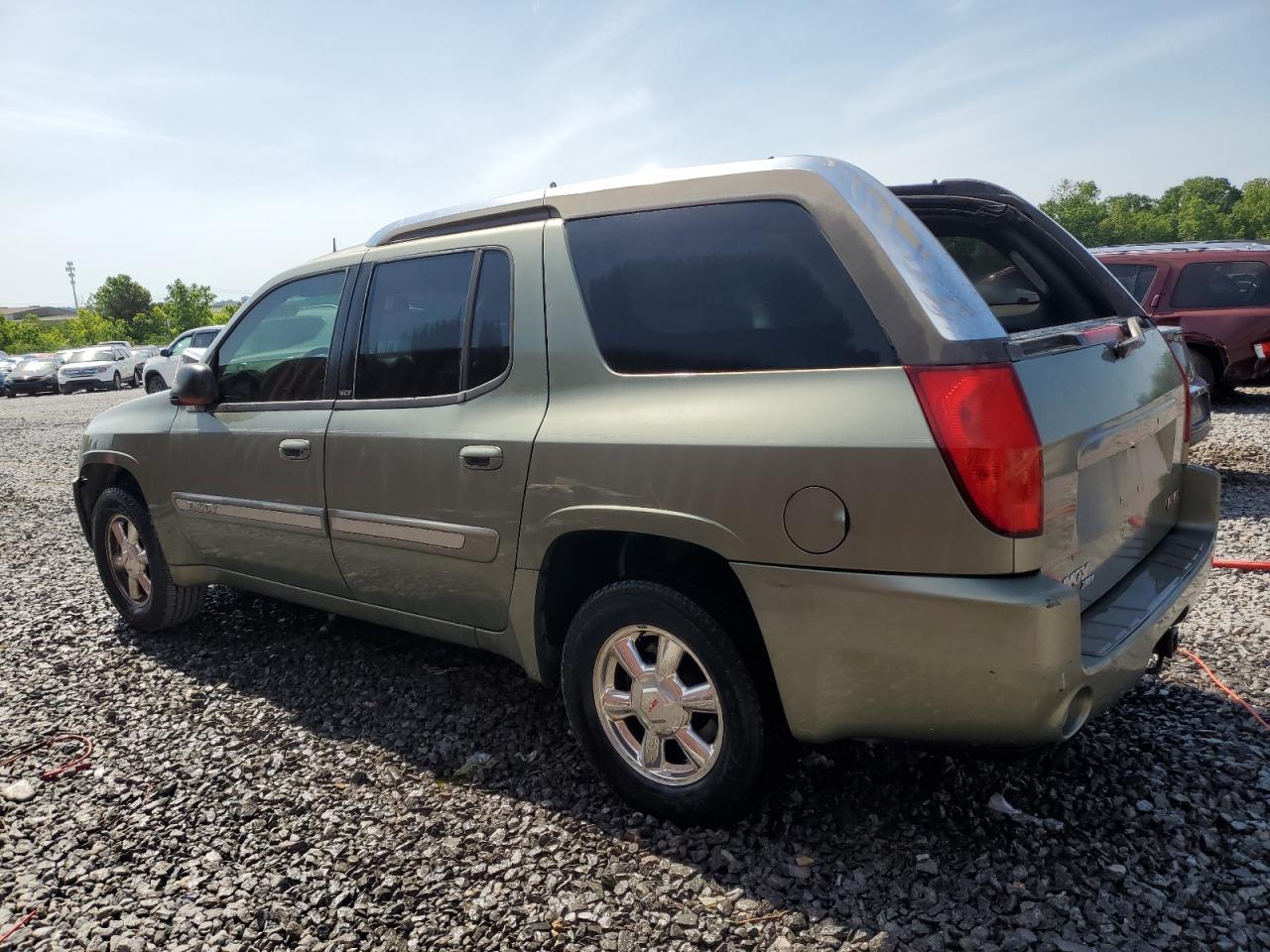 2004 GMC Envoy Xuv - Image 2