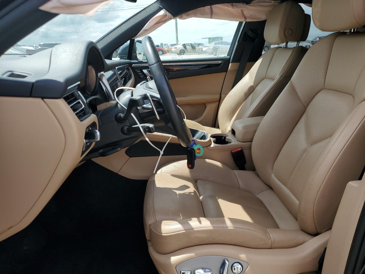 2023 Porsche Macan Base - Image 7