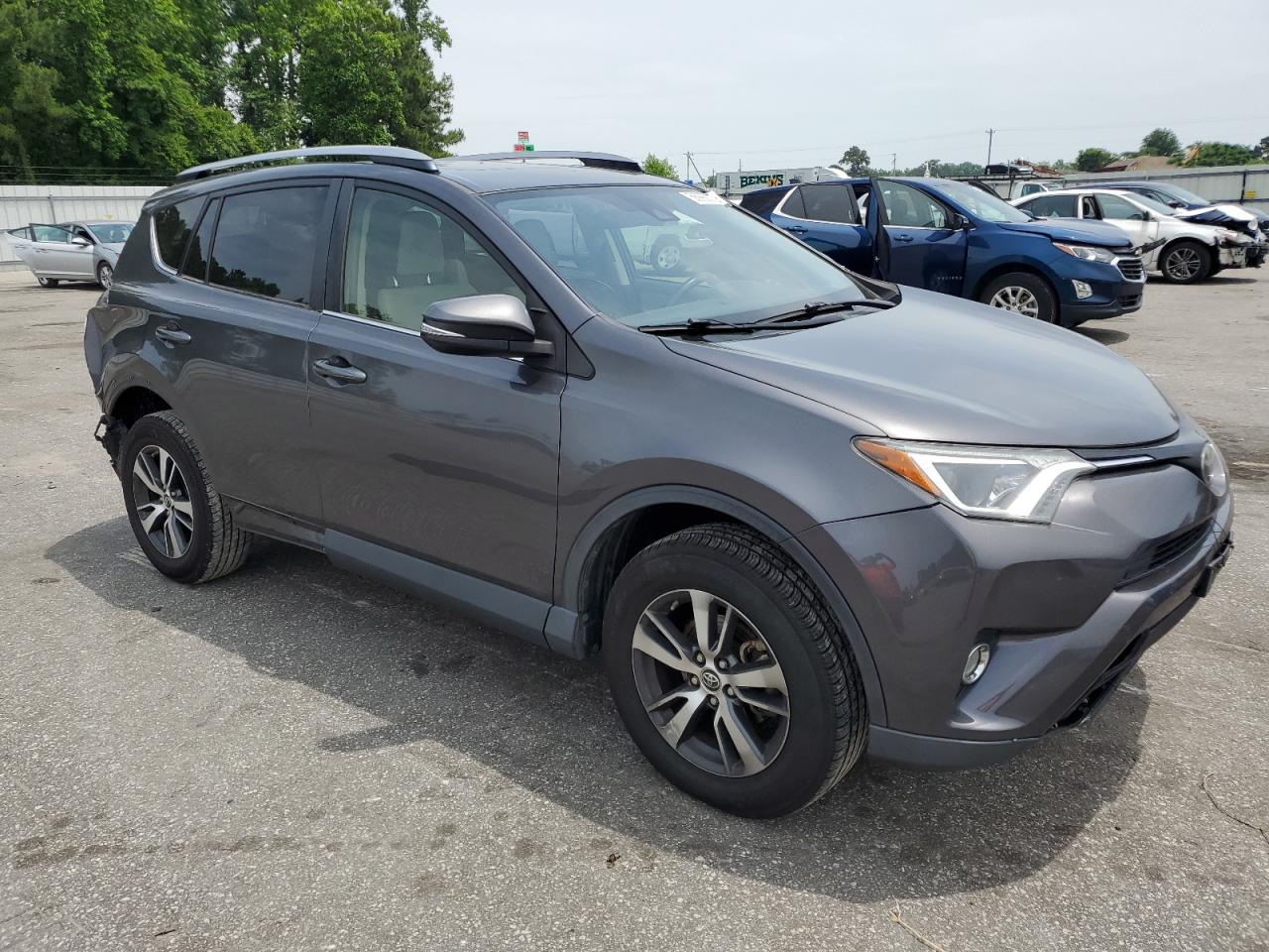 2017 Toyota Rav4 Xle - Image 4