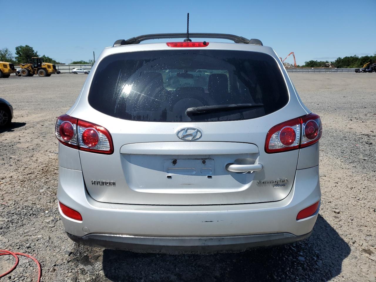 2011 Hyundai Santa Fe Gls - Image 6