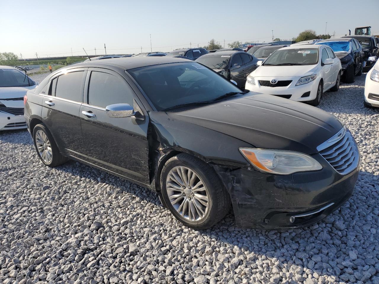 2011 Chrysler 200 Limited - Image 4