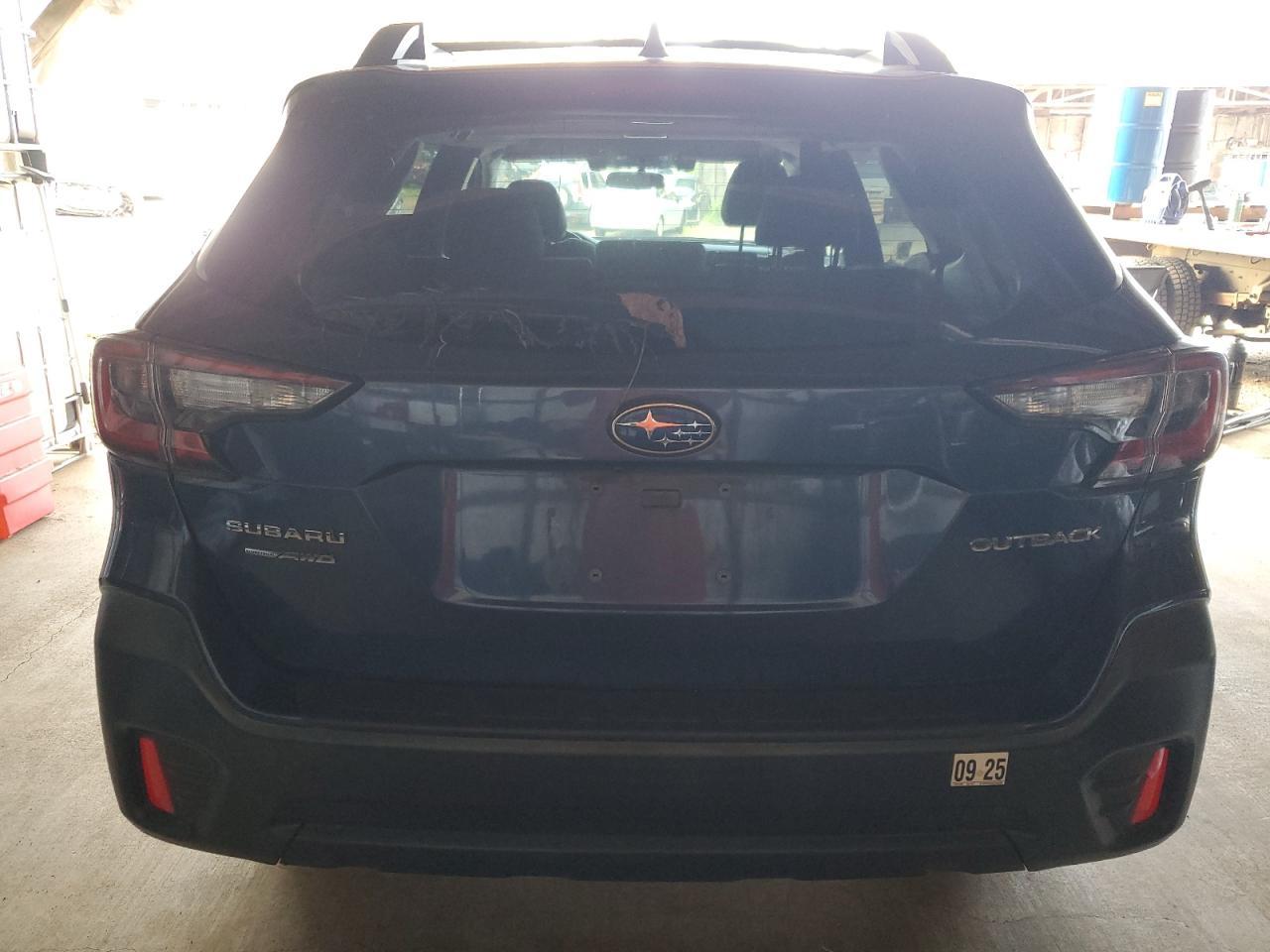 2022 Subaru Outback Premium - Image 6