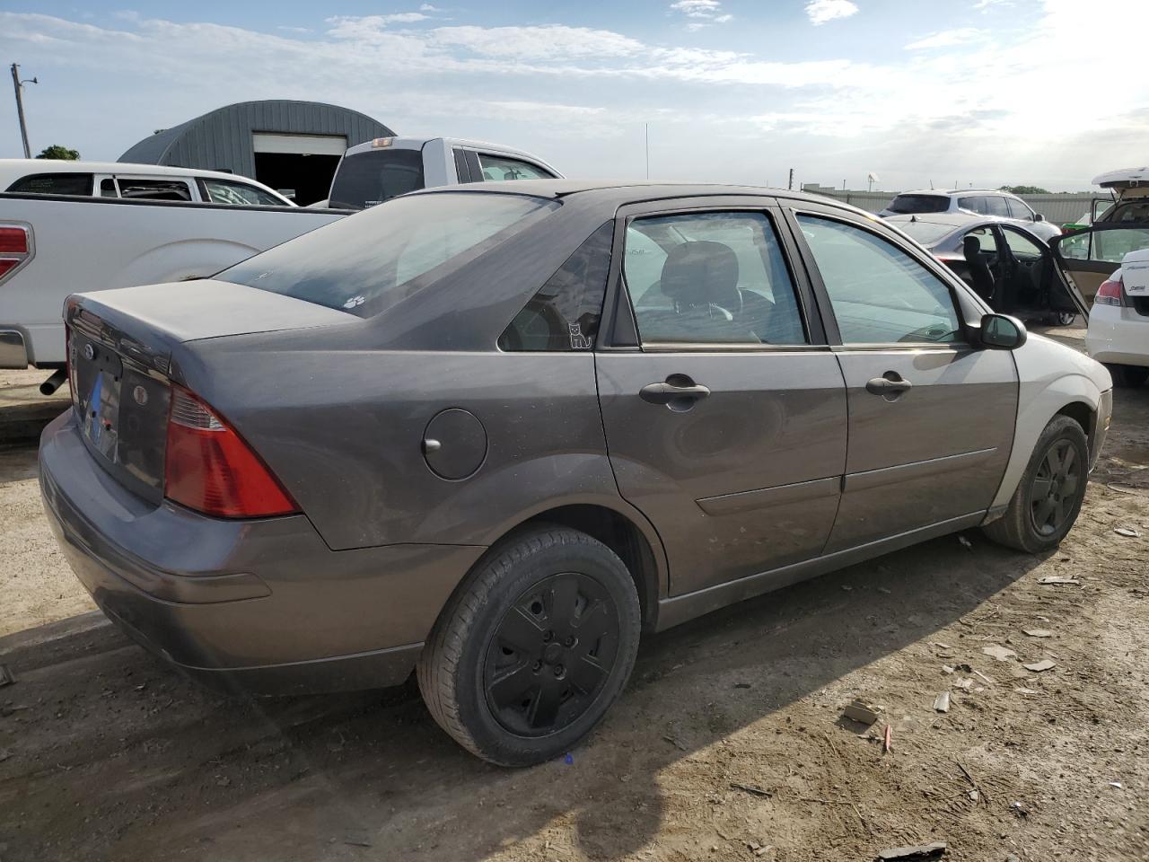 2007 Ford Focus Zx4 - Image 3