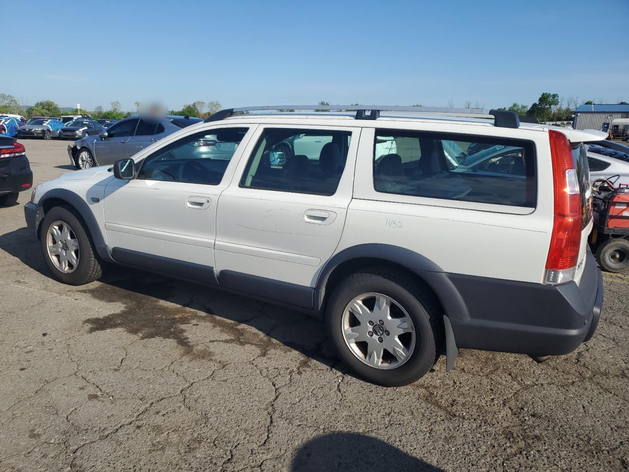 2005 Volvo Xc70 - Image 2