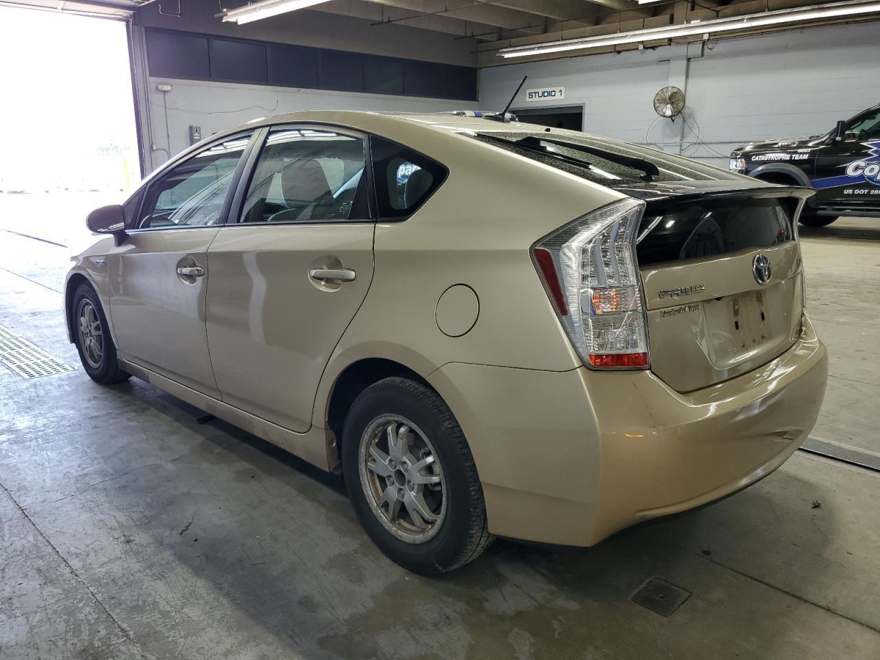 2010 Toyota Prius - Image 2