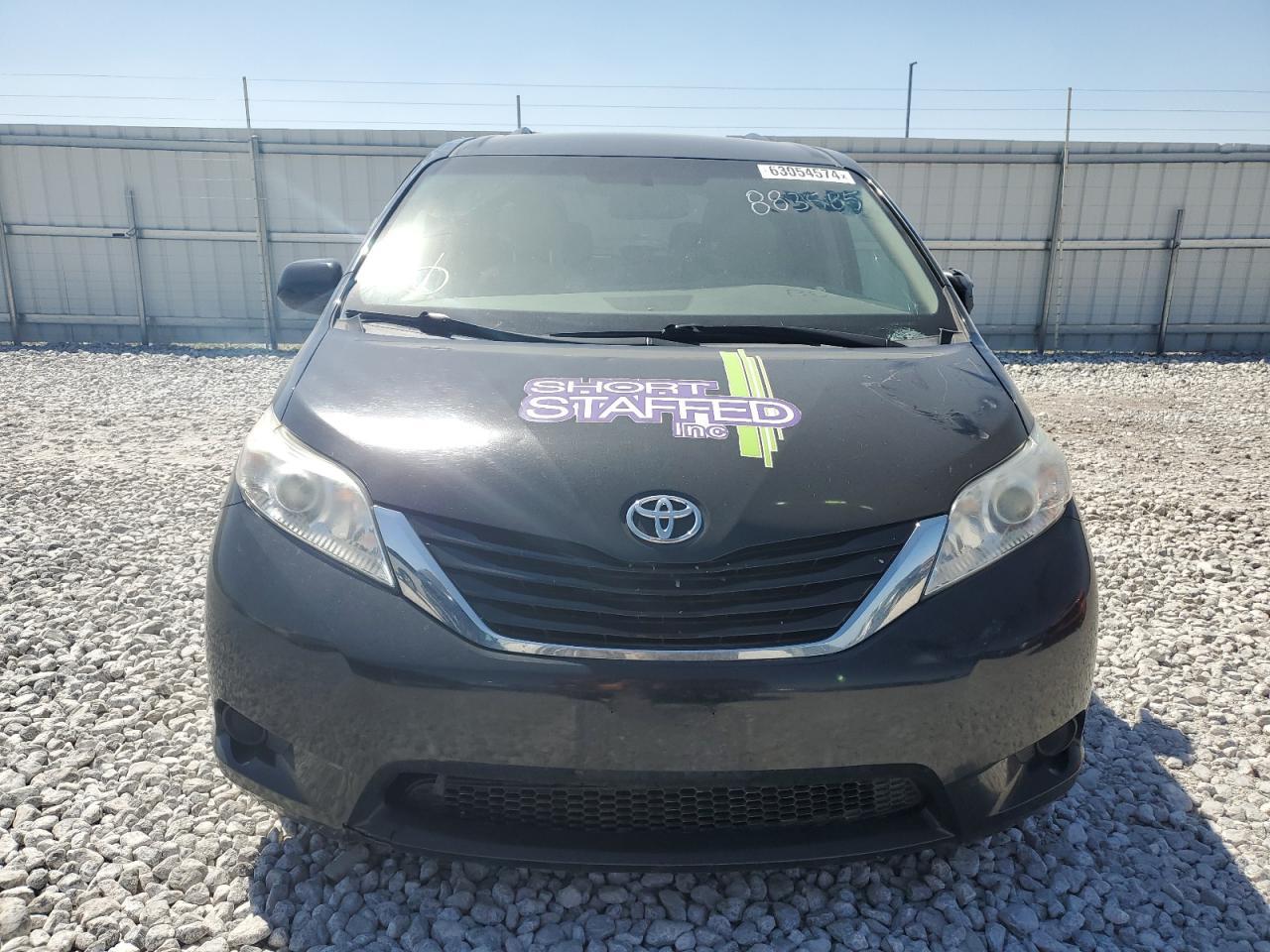 2017 Toyota Sienna Le - Фото 5