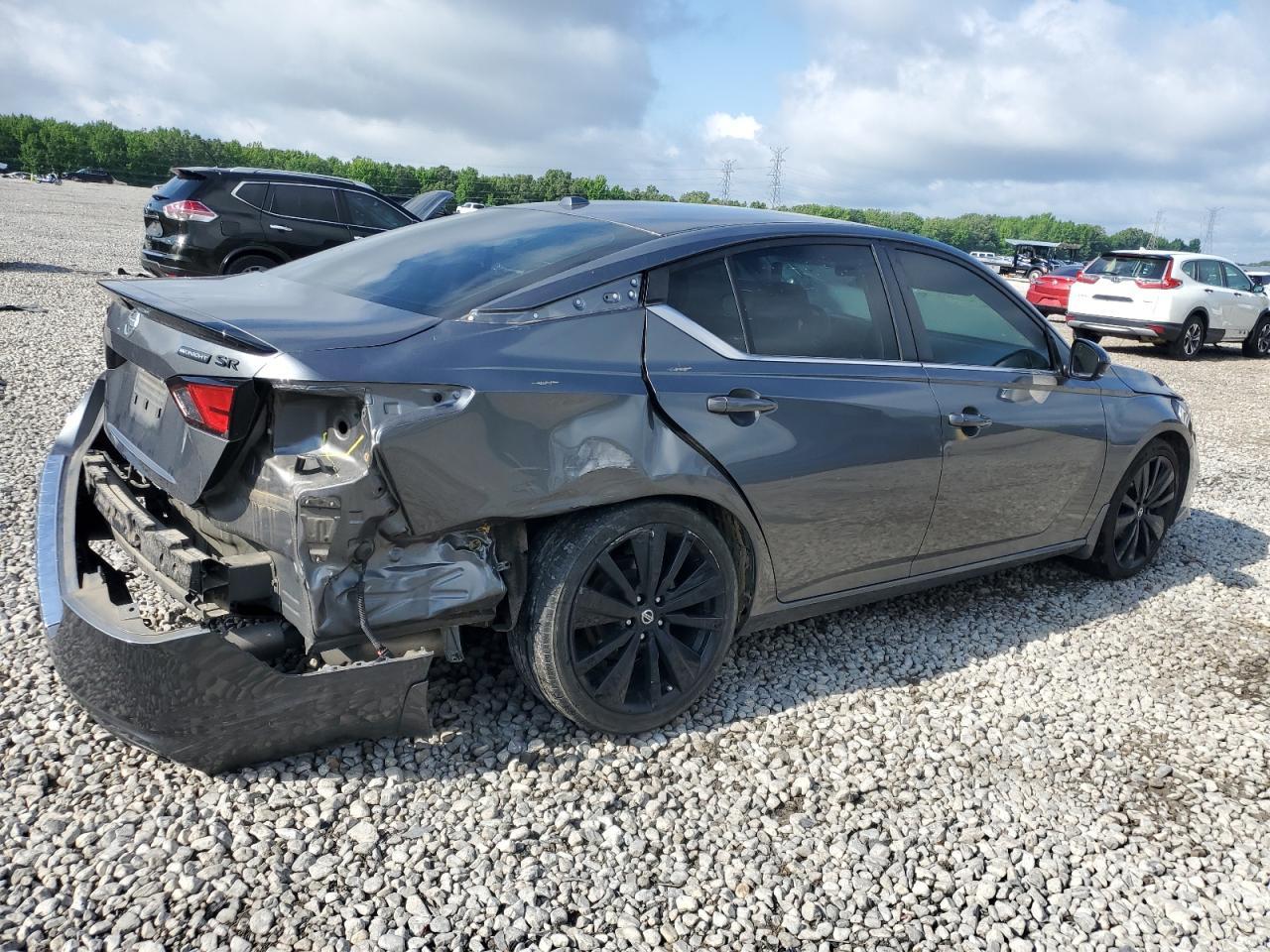 2022 Nissan Altima Sr - Фото 3