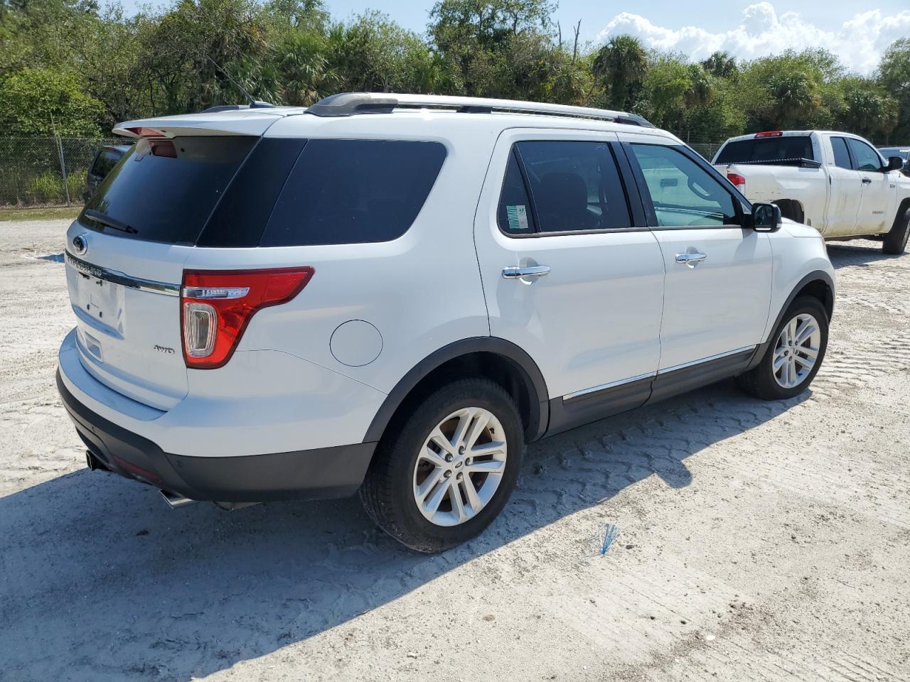 2015 Ford Explorer Xlt - Image 3