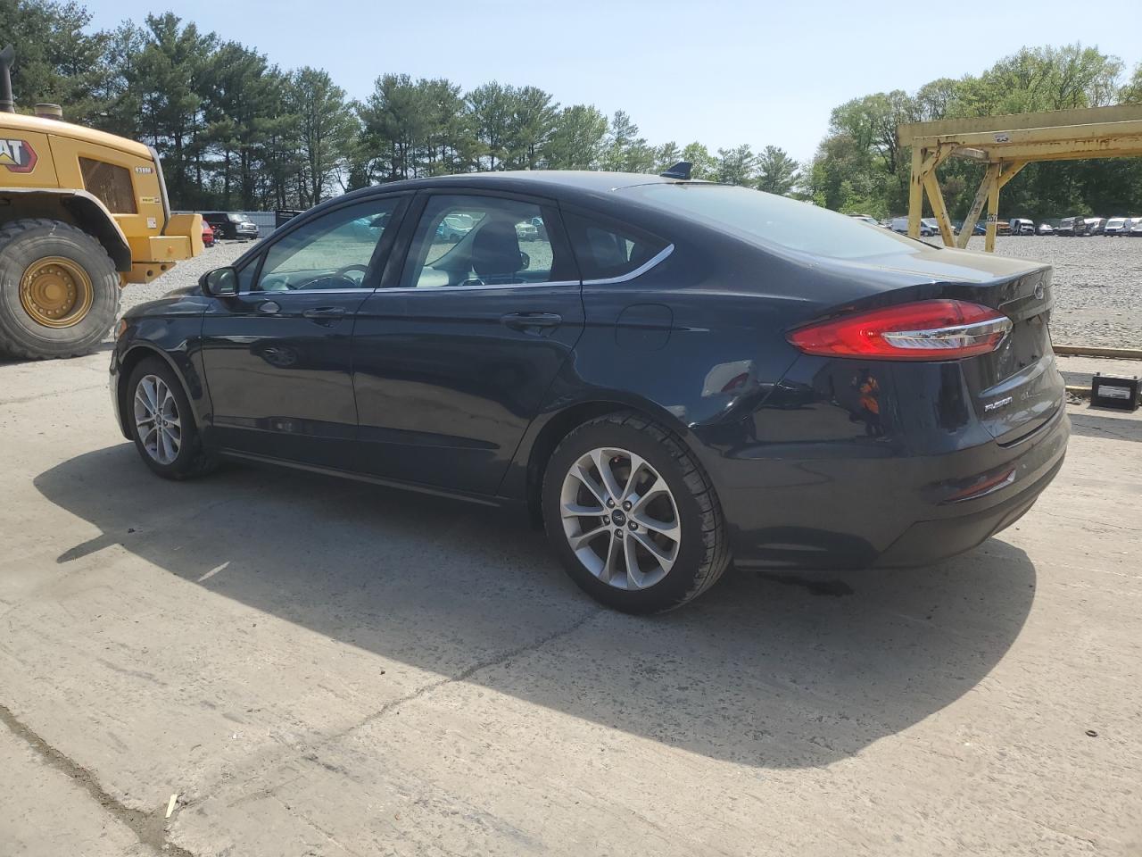 2020 Ford Fusion Se - Фото 2