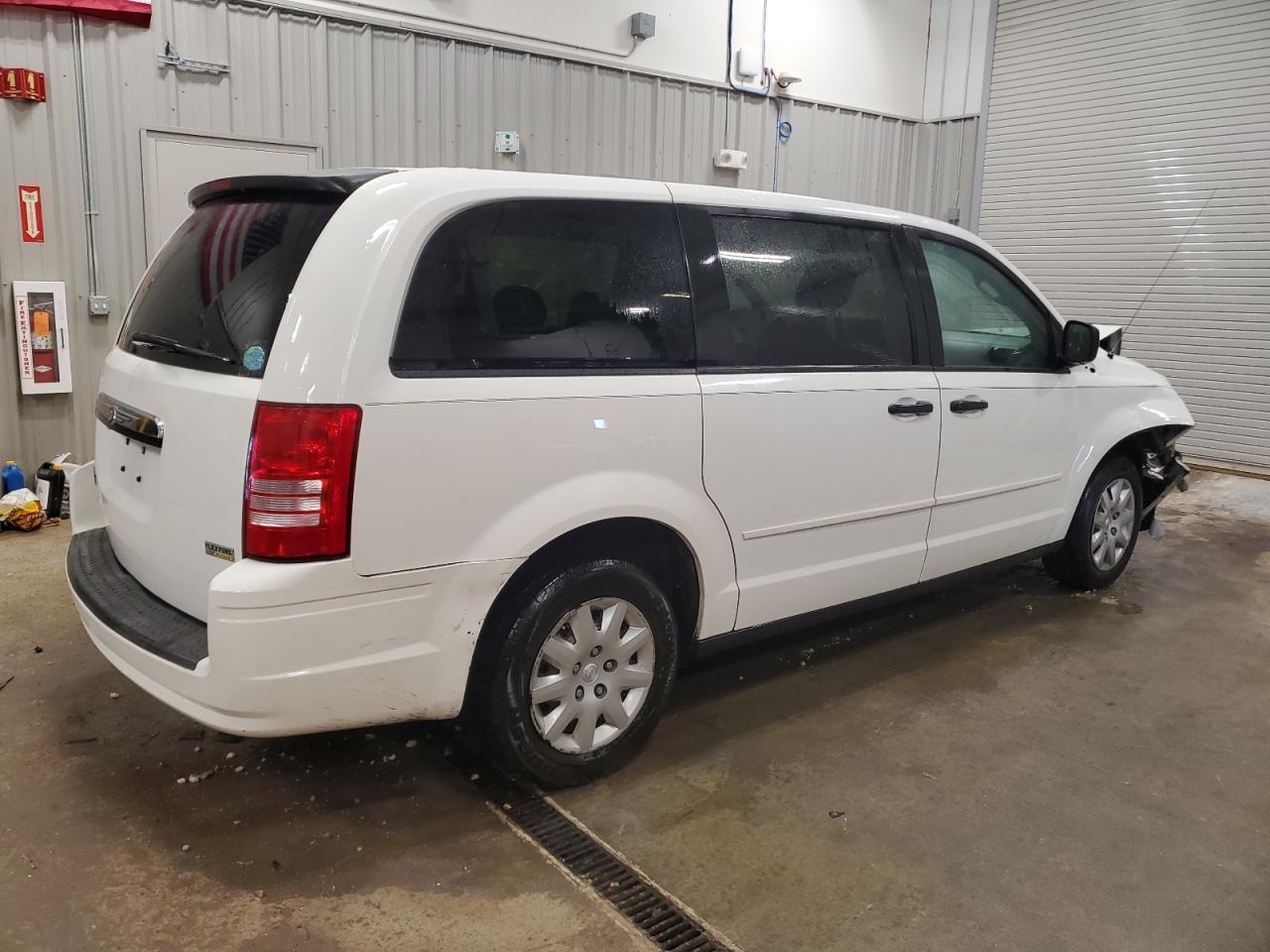 2008 Chrysler Town & Country Lx - Image 3