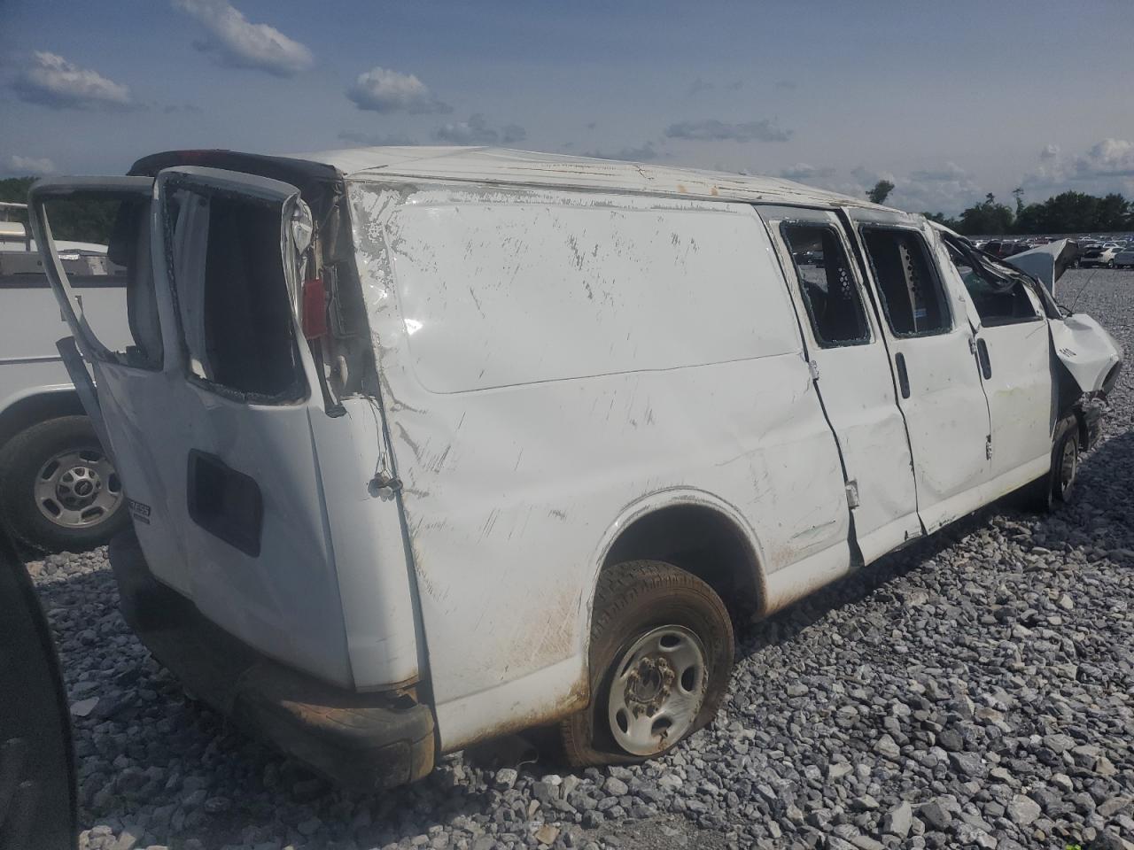 2013 Chevrolet Express G3500 - Фото 3