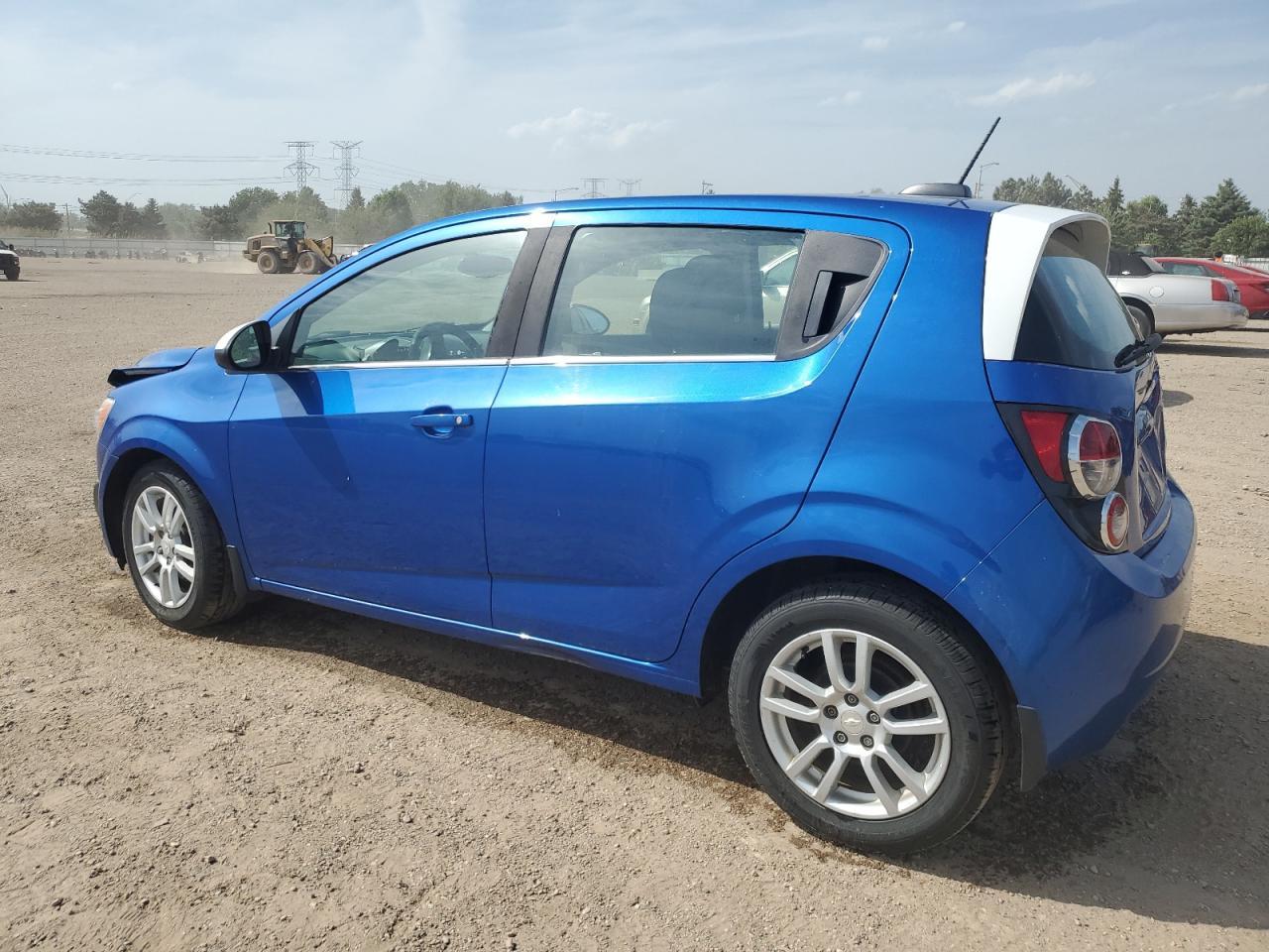 2016 Chevrolet Sonic Lt - Фото 2