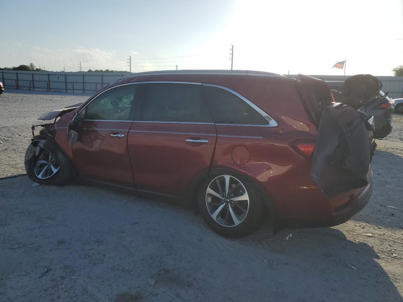 2019 Kia Sorento Ex - Image 2