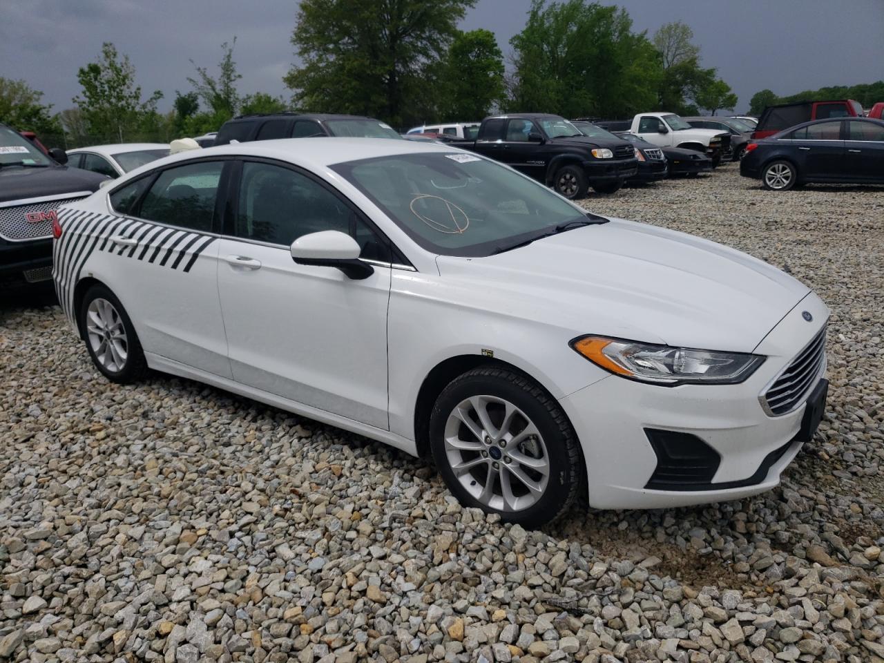 2020 Ford Fusion Se - Фото 4