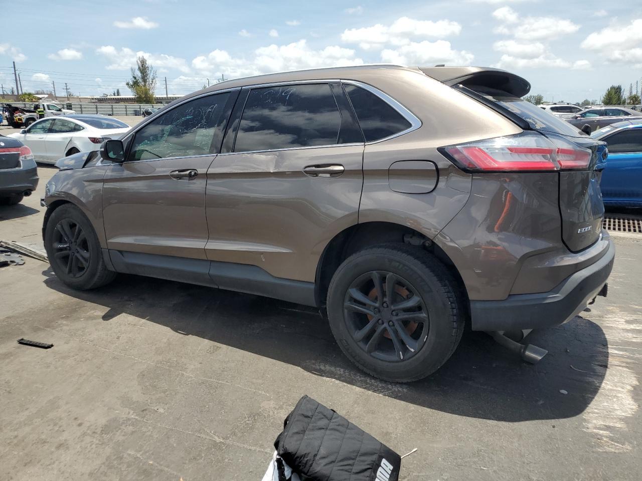 2019 Ford Edge Sel - Image 2