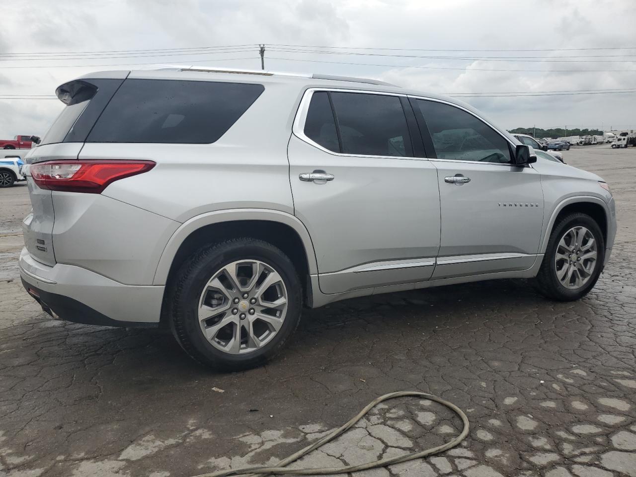 2018 Chevrolet Traverse Premier - Image 3