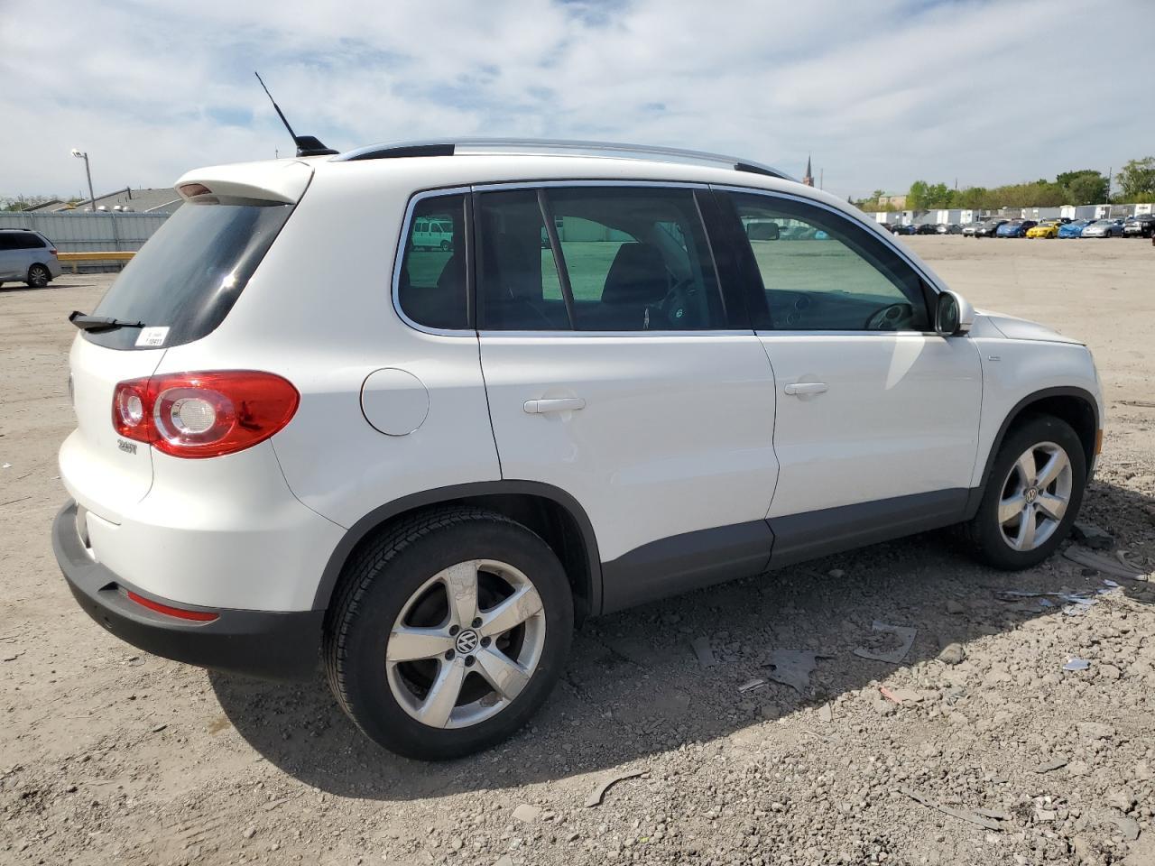 2010 Volkswagen Tiguan - Фото 3