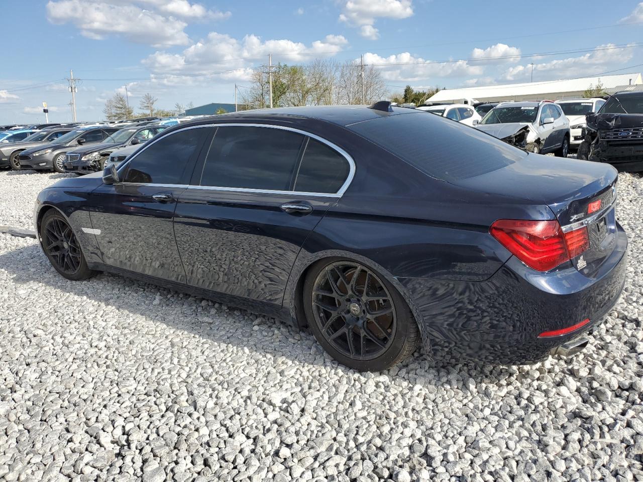 2014 BMW 750 Lxi - Фото 2
