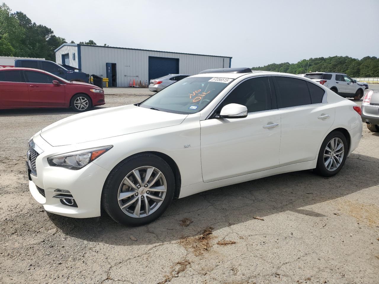2016 Infiniti Q50 Premium