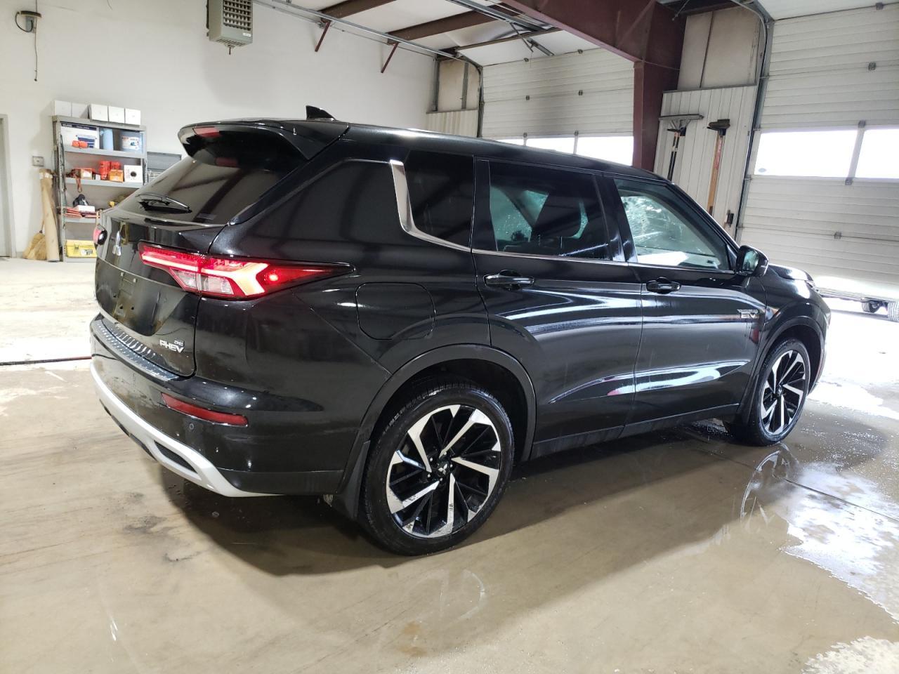 2023 Mitsubishi Outlander Se - Image 3