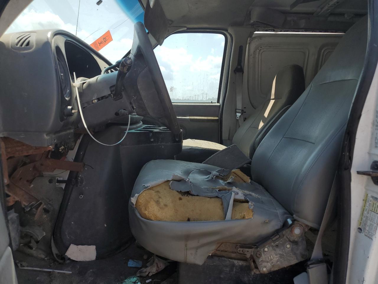 2008 Ford Econoline E250 Van - Фото 7