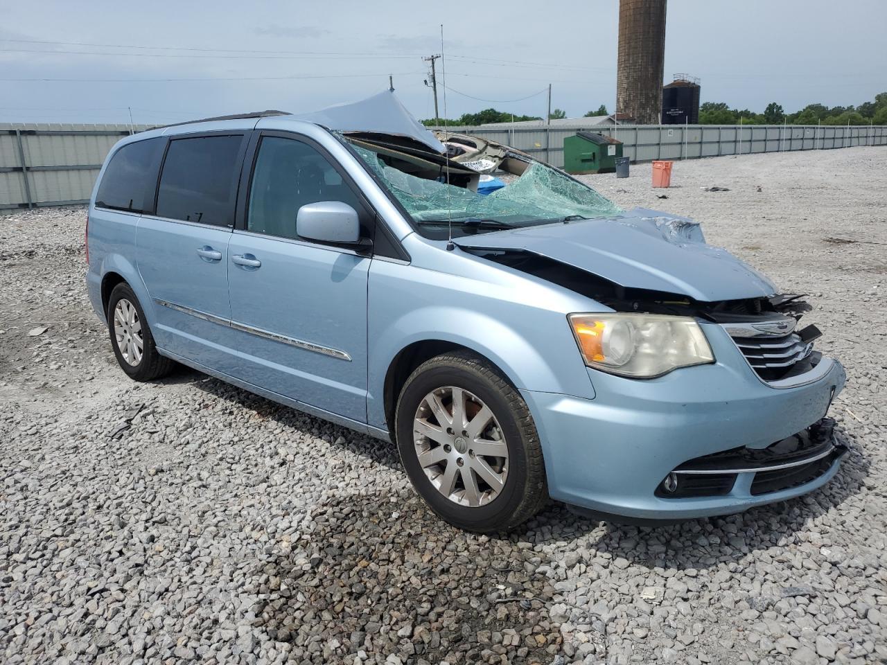 2013 Chrysler Town & Country Touring - Фото 4