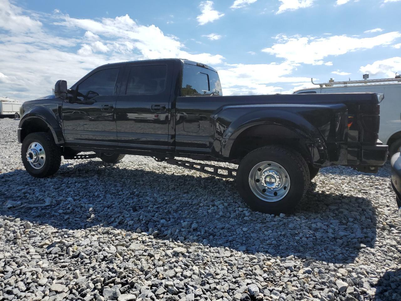 2022 Ford F450 Super Duty - Фото 2