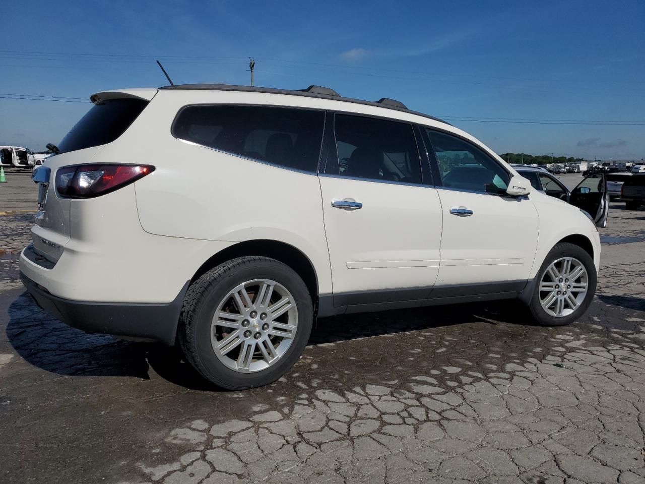2013 Chevrolet Traverse Lt - Image 3