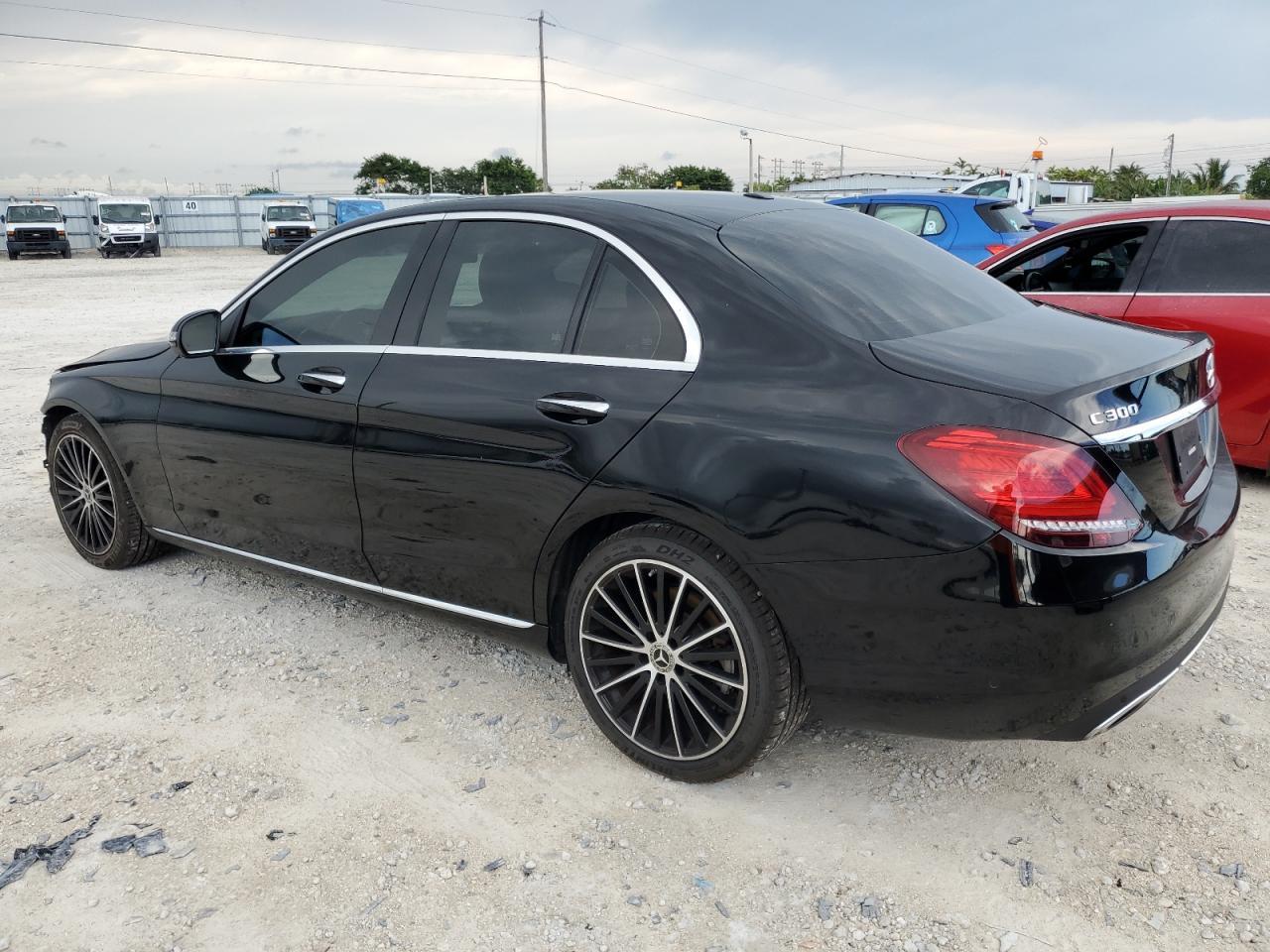 2020 Mercedes-Benz C 300 - Фото 2