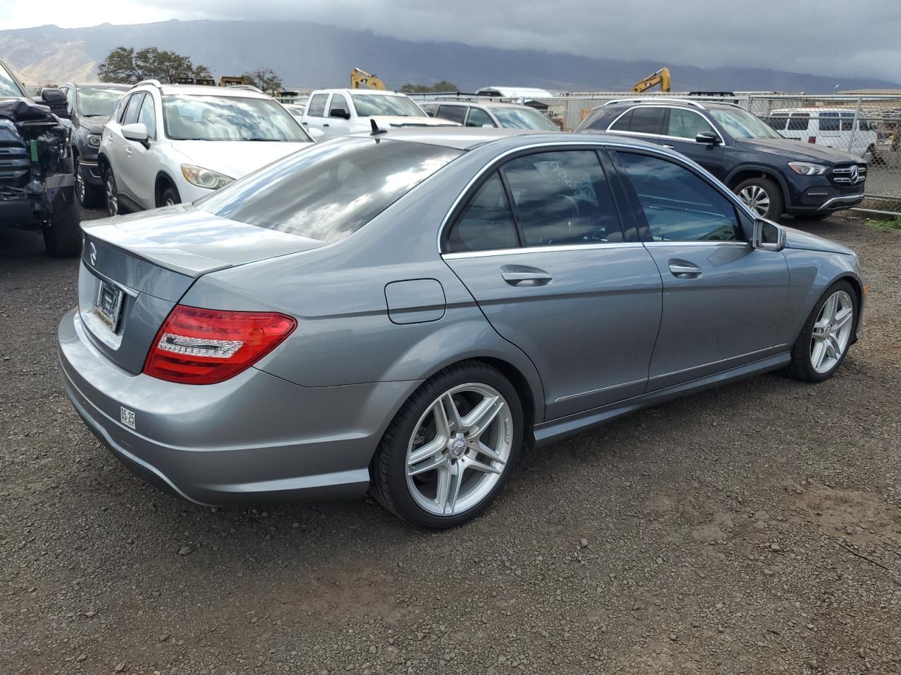 2013 Mercedes-Benz C 250 - Фото 3