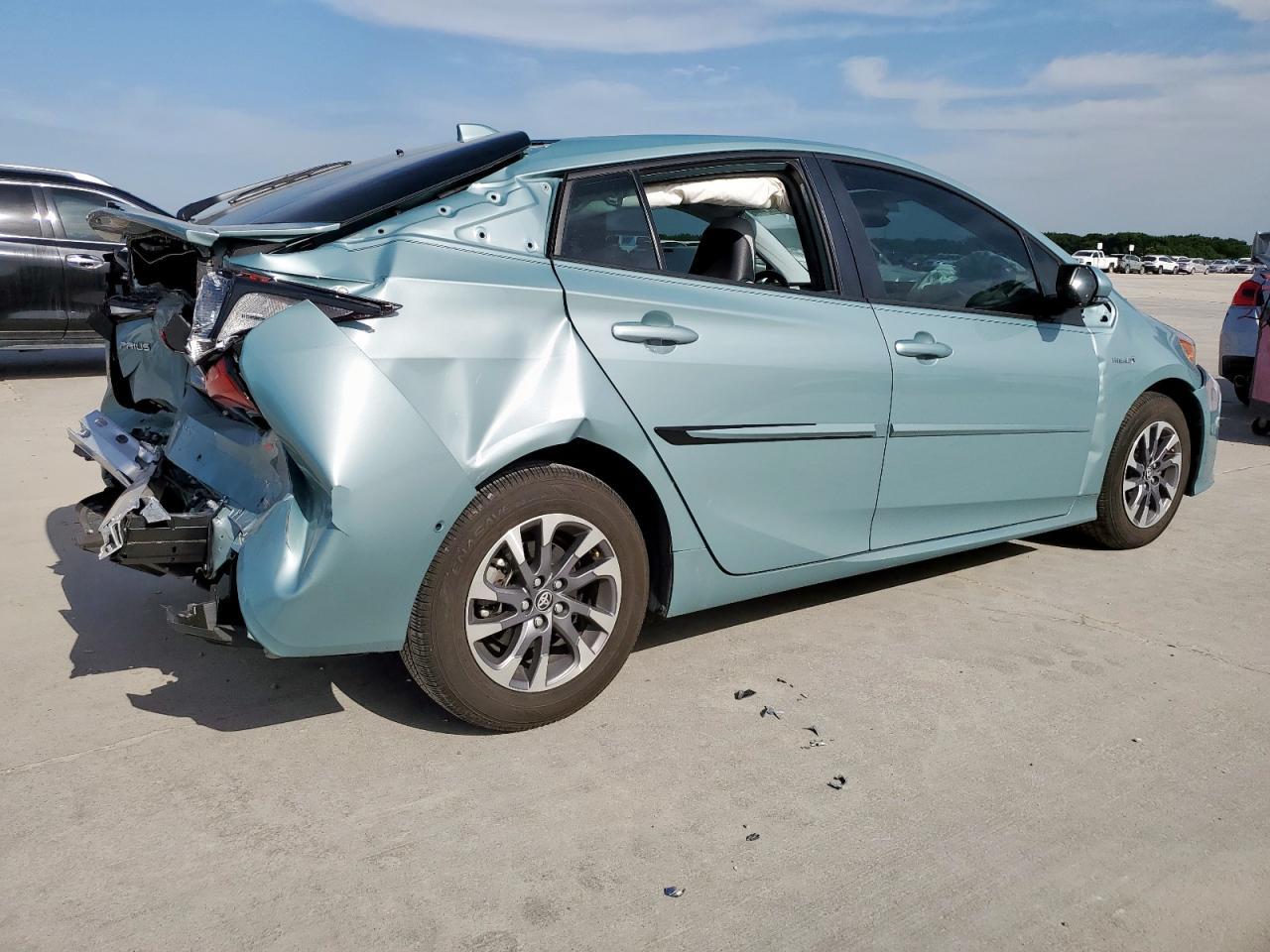 2022 Toyota Prius Night Shade - Фото 3