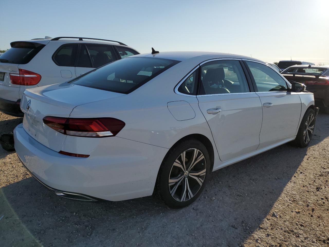 2021 Volkswagen Passat Se - Фото 3