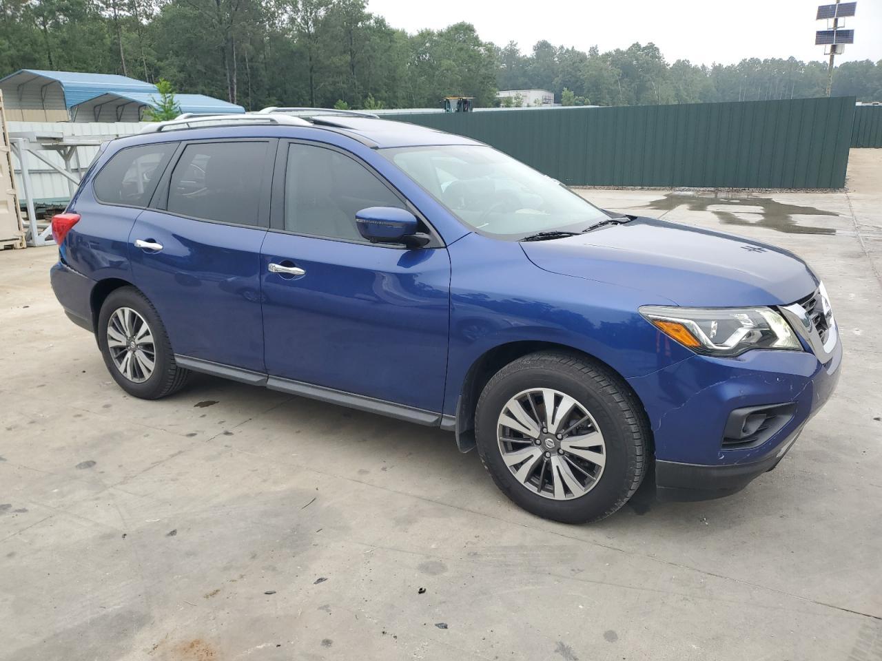 2017 Nissan Pathfinder S - Фото 4