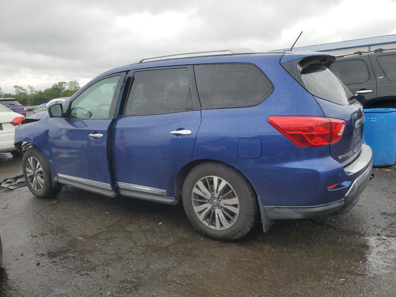 2017 Nissan Pathfinder S - Фото 2