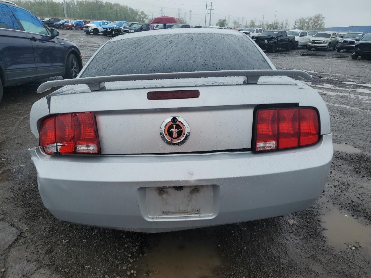 2005 Ford Mustang - Фото 6