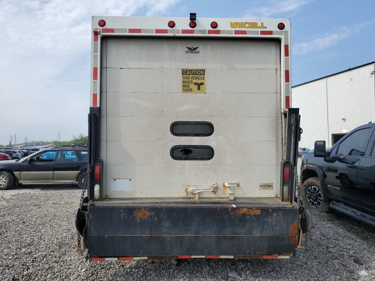 2005 Ford Econoline E350 Super Duty Cutaway Van - Фото 6