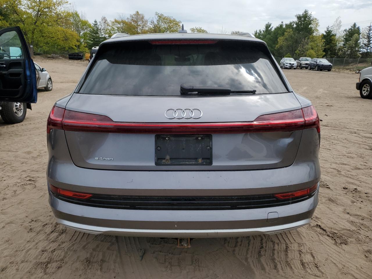 2019 Audi E-Tron Premium Plus - Image 6