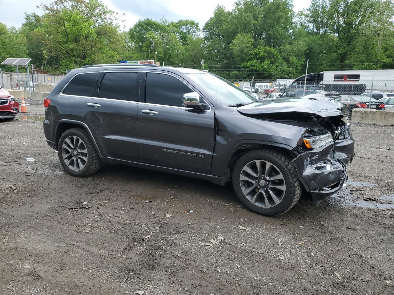 2017 Jeep Grand Cherokee Overland - Image 4