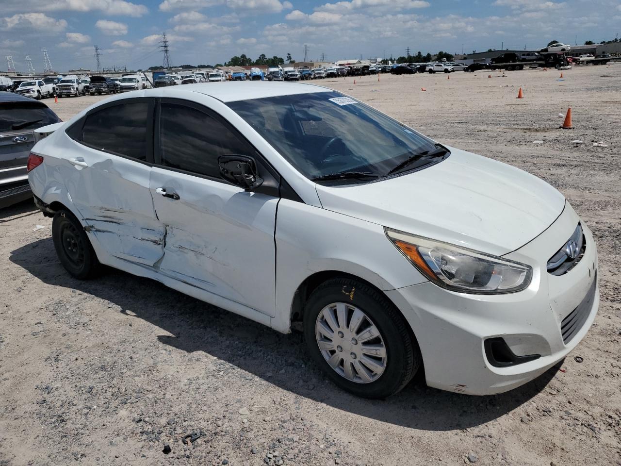 2016 Hyundai Accent Se - Фото 4