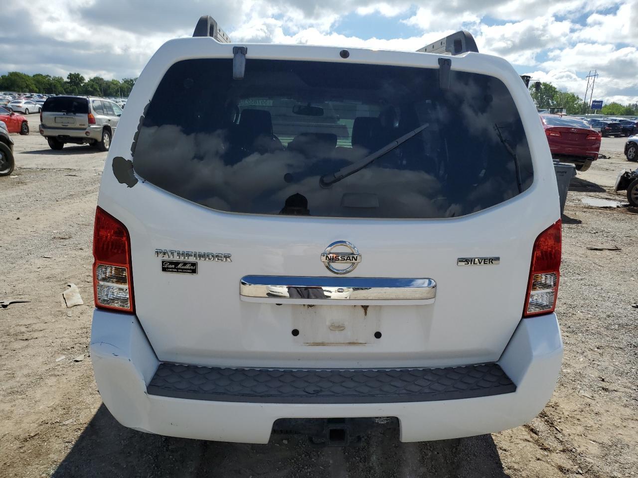 2011 Nissan Pathfinder S - Фото 6