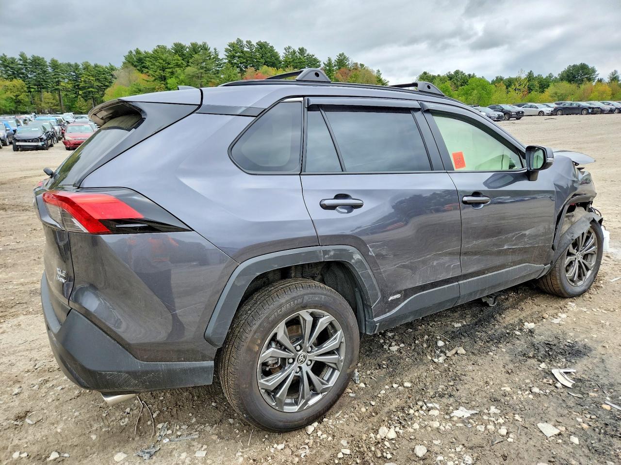 2025 Toyota Rav4 Xle Premium - Image 3